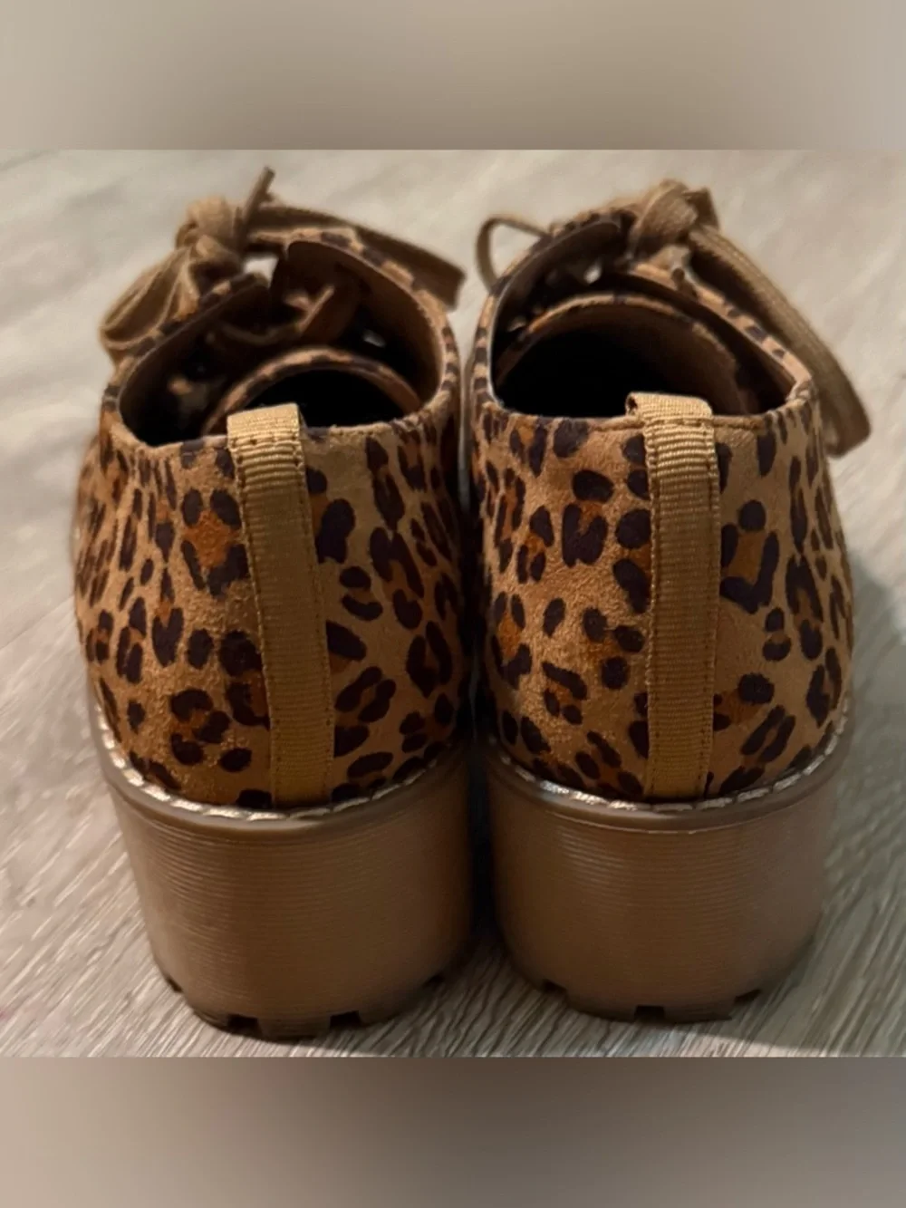 Dirty Laundry Animal Leopard Print Chunky Platform Lace up Shoes Size 7